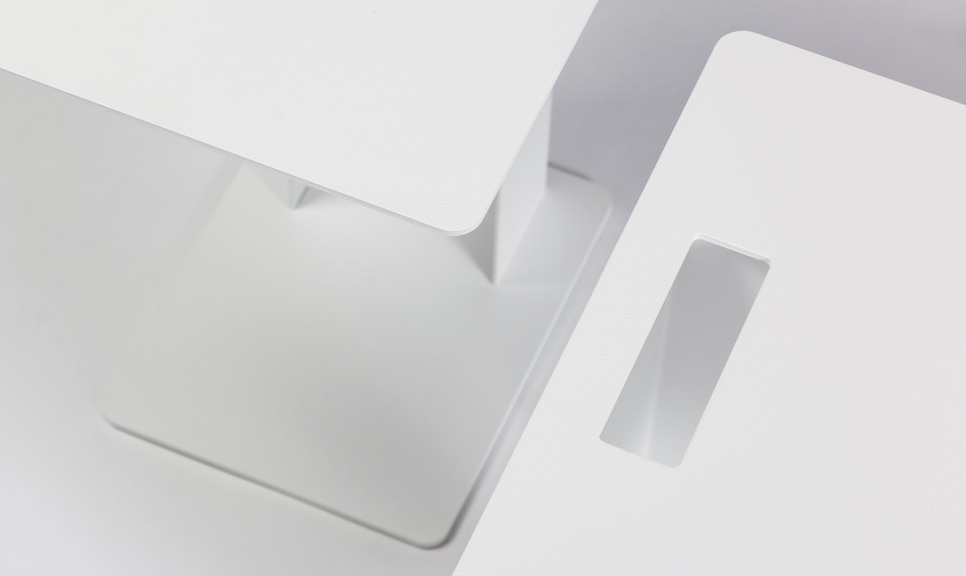 MNI Side Table